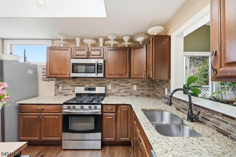 Property listing MLS 4047193 photo 8