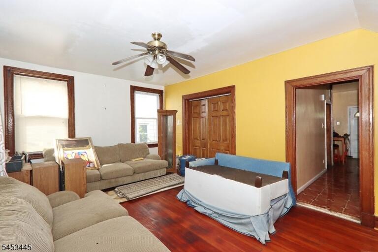 Property listing MLS 4047205 photo 3