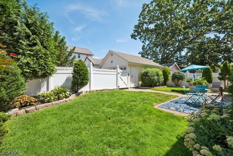 Property listing MLS 4047211 photo 29