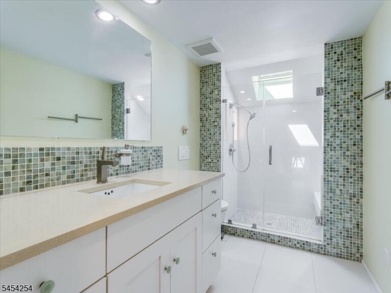 Property listing MLS 4047238 photo 34