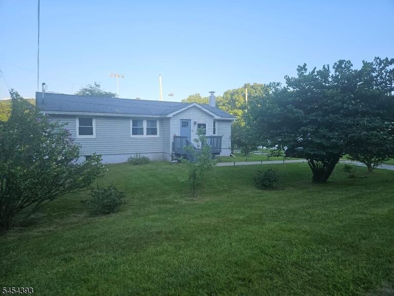 Property listing MLS 4047296 photo 2