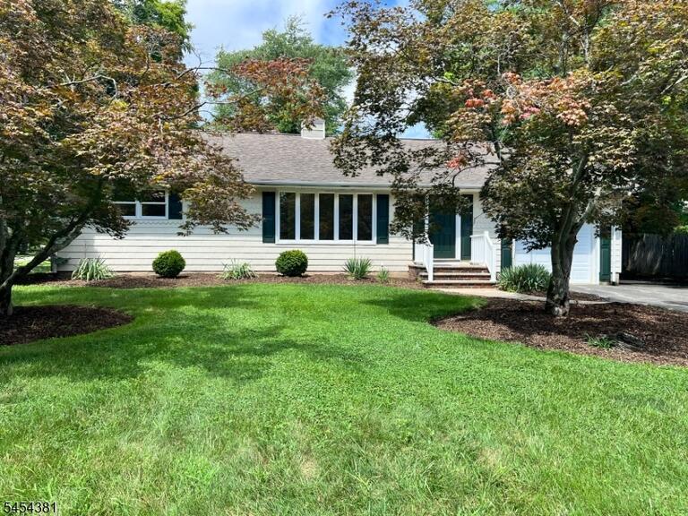 Property listing MLS 4047304 photo 1