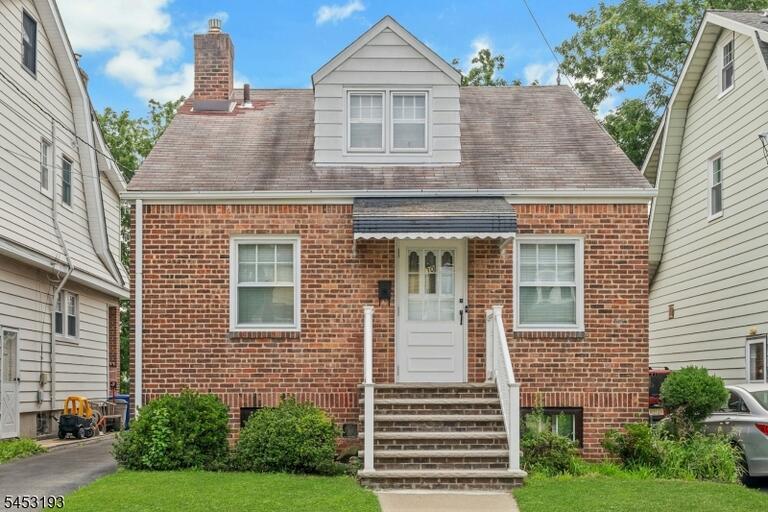 Property listing MLS 4047313 photo 2