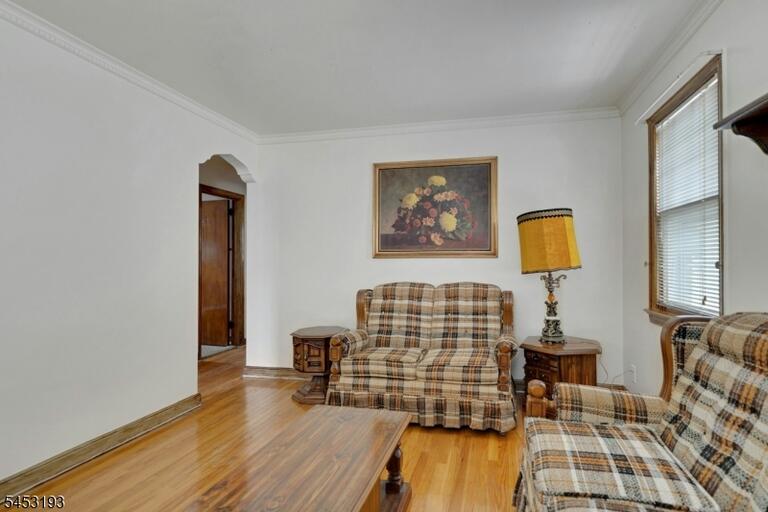 Property listing MLS 4047313 photo 4