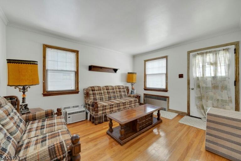 Property listing MLS 4047313 photo 5