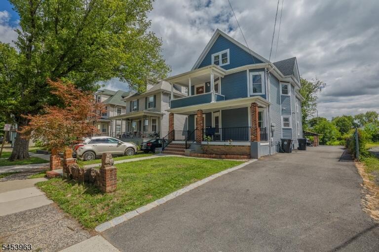 Property listing MLS 4047324 photo 2