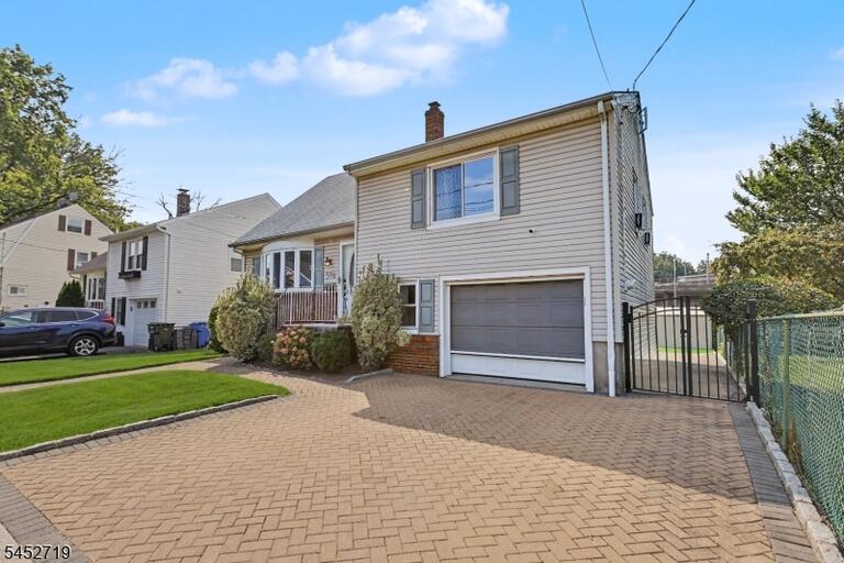 Property listing MLS 4047328 photo 3
