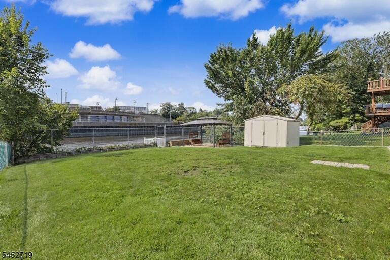 Property listing MLS 4047328 photo 33