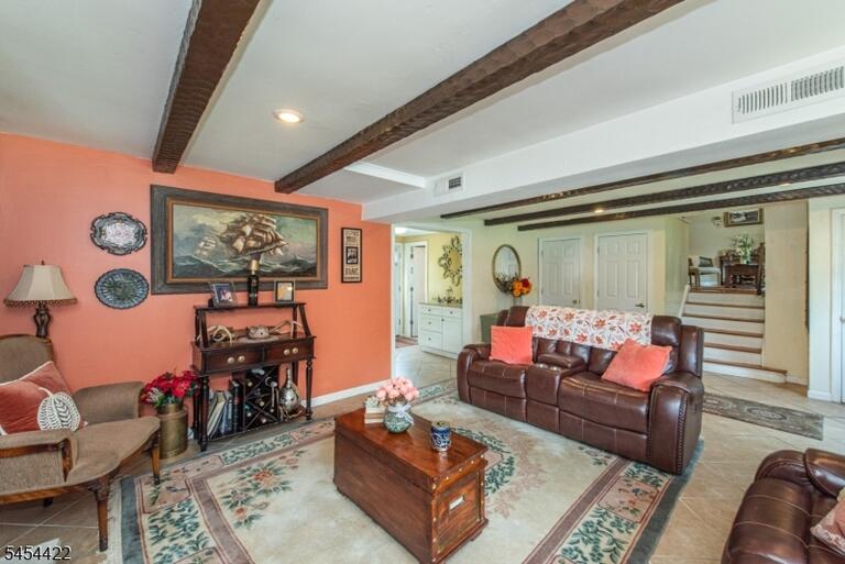 Property listing MLS 4047331 photo 6