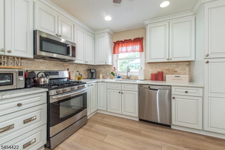 Property listing MLS 4047331 photo 7