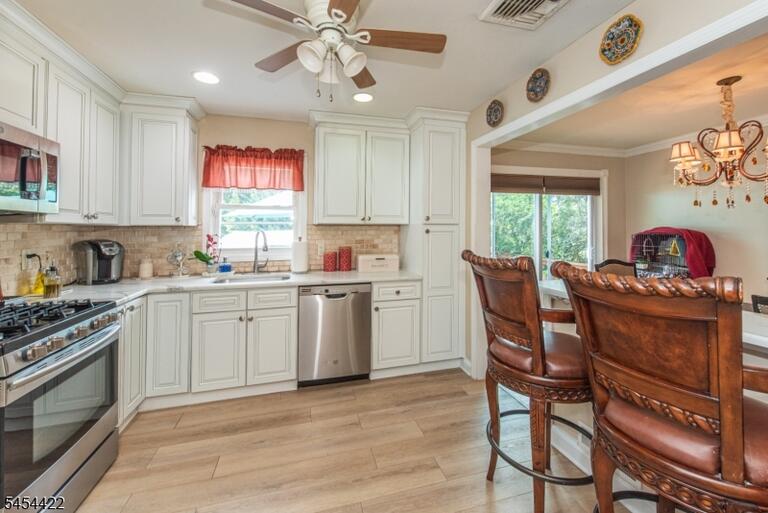 Property listing MLS 4047331 photo 9