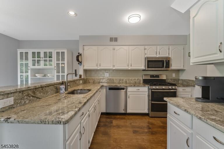 Property listing MLS 4047339 photo 15