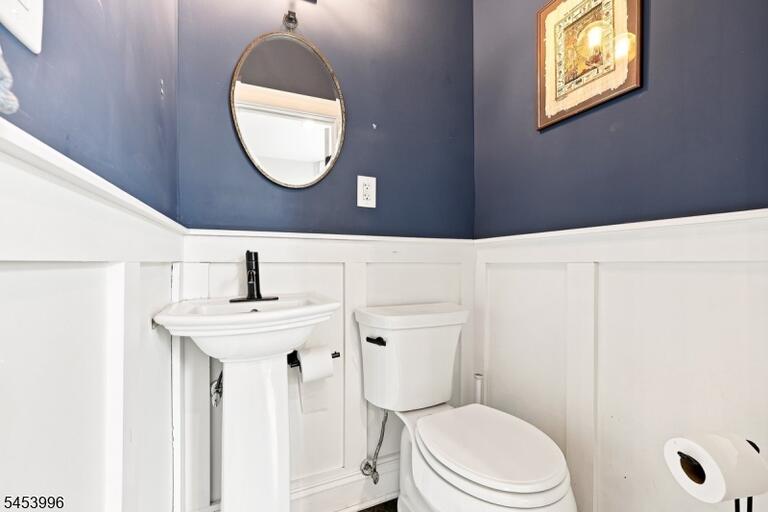 Property listing MLS 4047356 photo 4