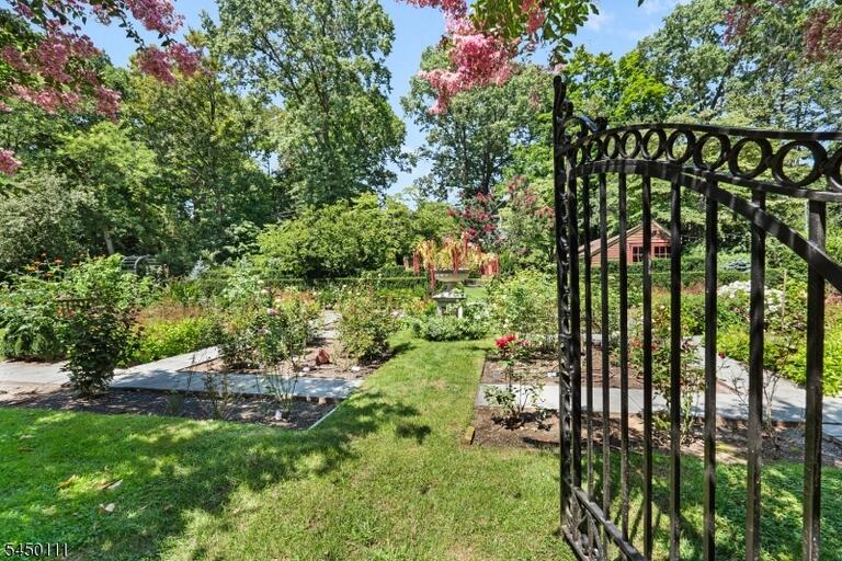Property listing MLS 4047364 photo 35