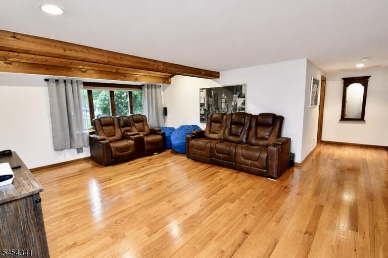Property listing MLS 4047381 photo 3
