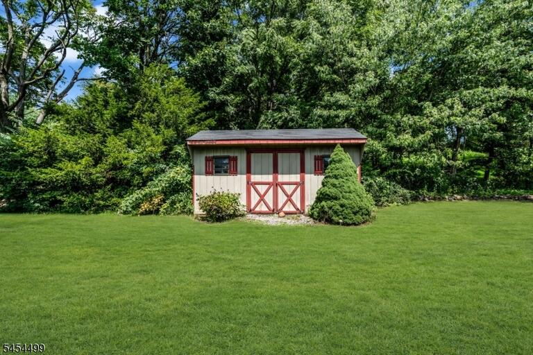 Property listing MLS 4047383 photo 32