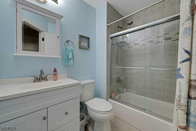Property listing MLS 4047411 photo 14