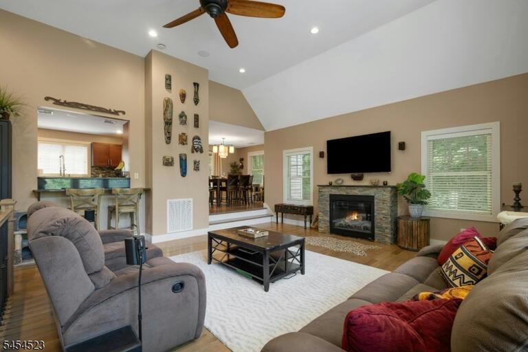 Property listing MLS 4047411 photo 16