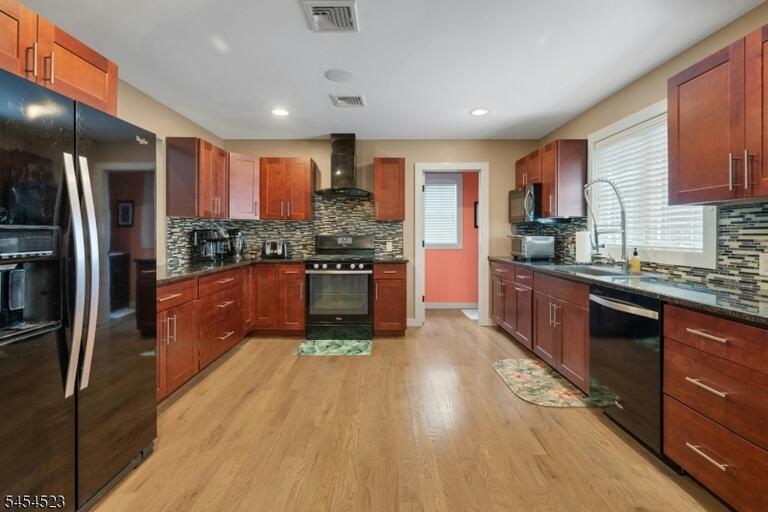 Property listing MLS 4047411 photo 23