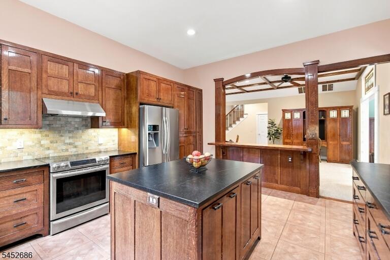 Property listing MLS 4047421 photo 12
