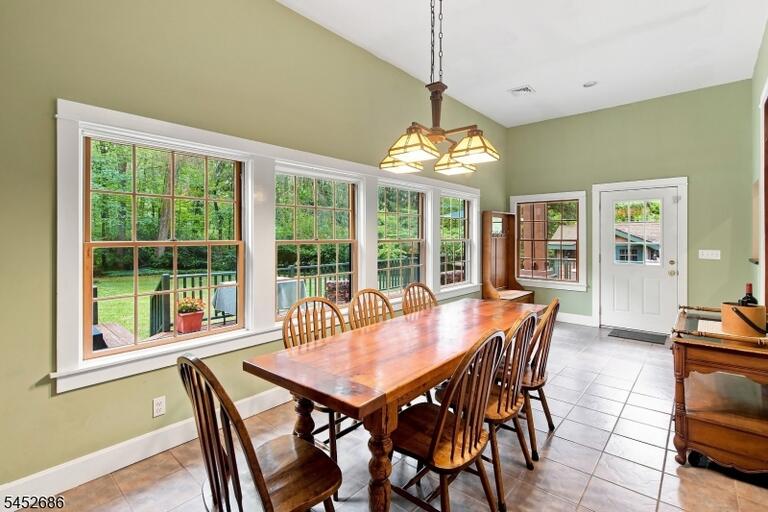 Property listing MLS 4047421 photo 14
