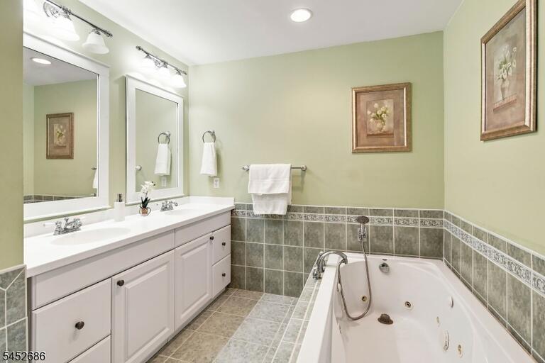 Property listing MLS 4047421 photo 22