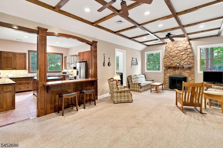 Property listing MLS 4047421 photo 7