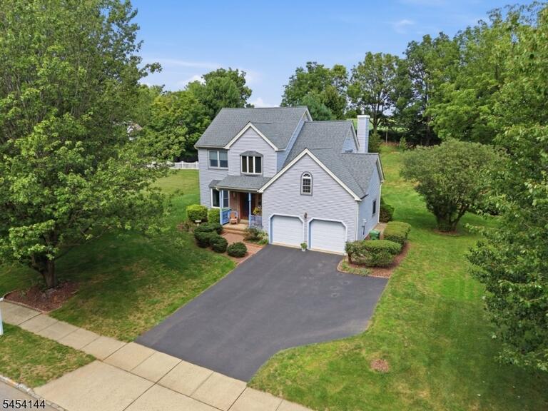 Property listing MLS 4047426 photo 2