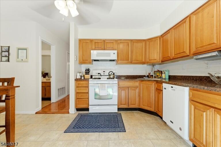 Property listing MLS 4047429 photo 16
