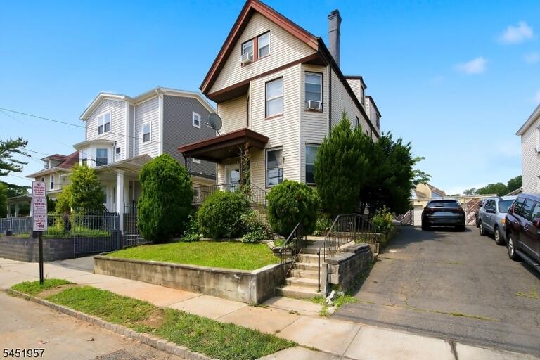 Property listing MLS 4047431 photo 2