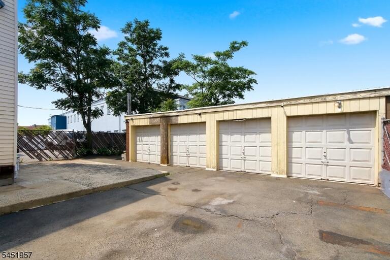 Property listing MLS 4047431 photo 27