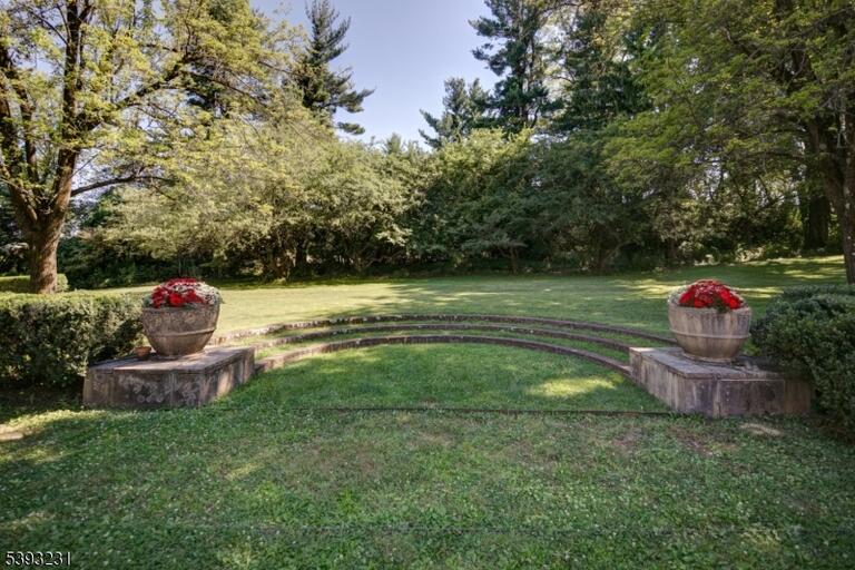 Property listing MLS 4047437 photo 17