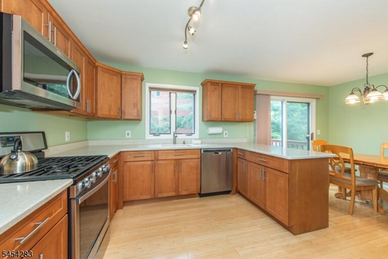Property listing MLS 4047455 photo 7