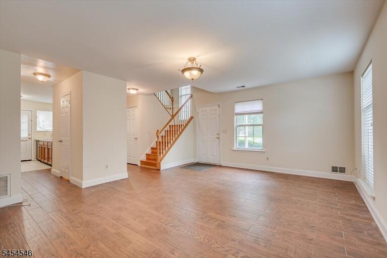 Property listing MLS 4047464 photo 12