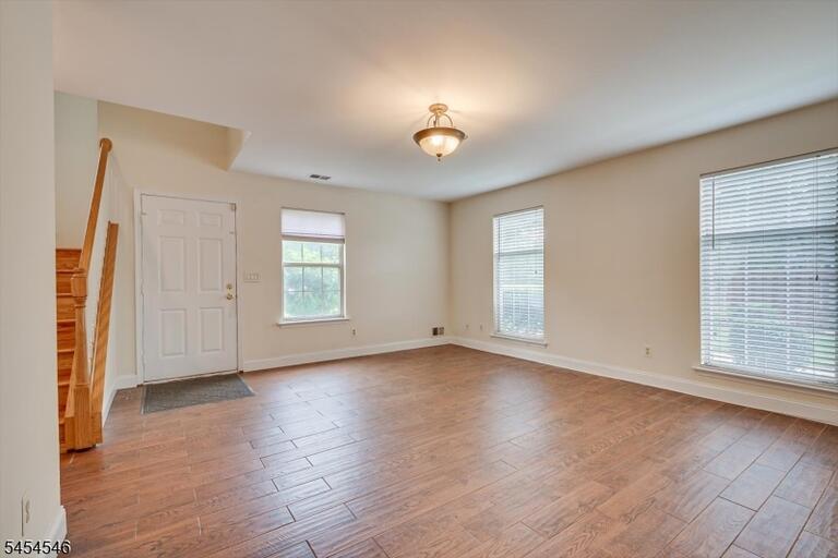 Property listing MLS 4047464 photo 13
