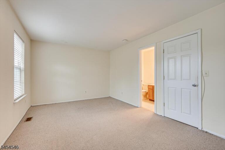 Property listing MLS 4047464 photo 26