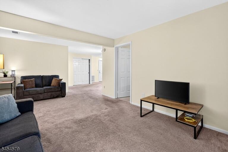 Property listing MLS 4047473 photo 7
