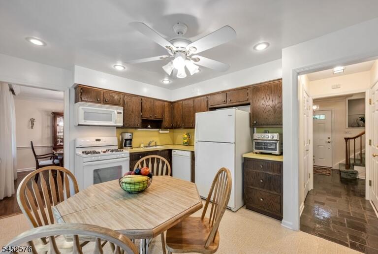 Property listing MLS 4047476 photo 13