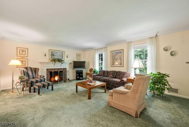 Property listing MLS 4047476 photo 5