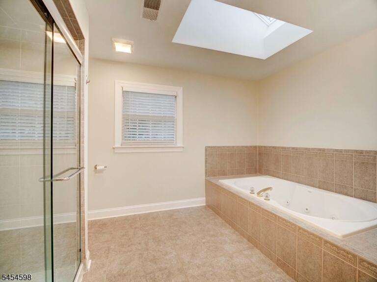 Property listing MLS 4047499 photo 27