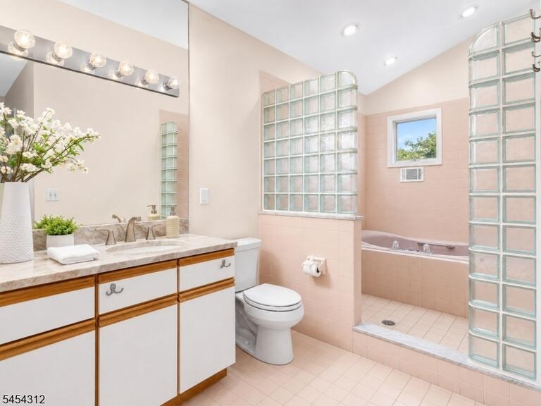 Property listing MLS 4047504 photo 37