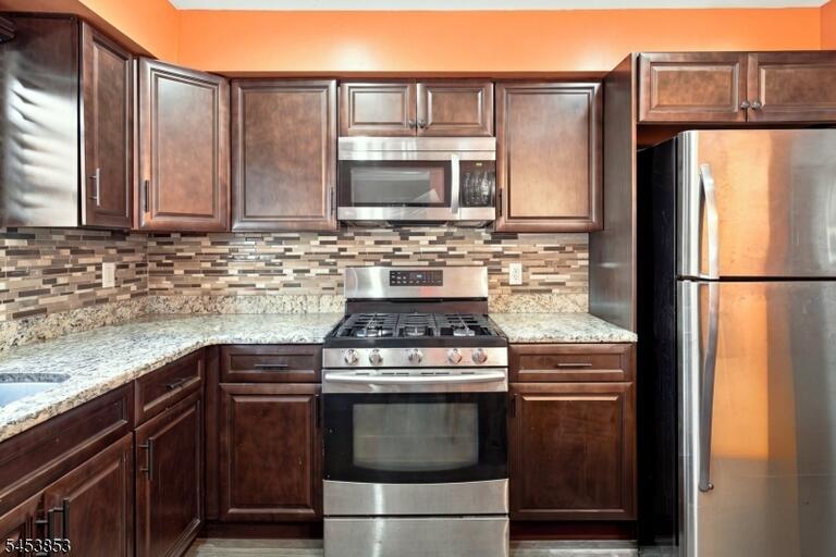 Property listing MLS 4047507 photo 24