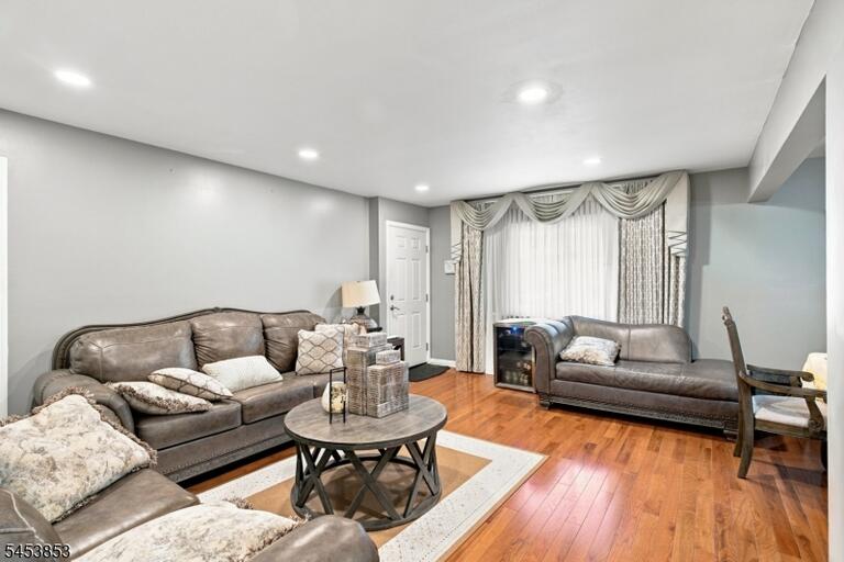 Property listing MLS 4047507 photo 6