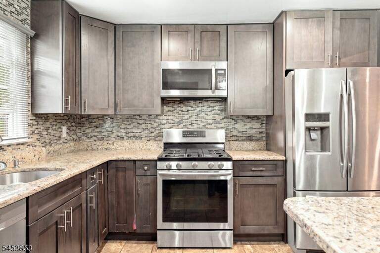 Property listing MLS 4047507 photo 8