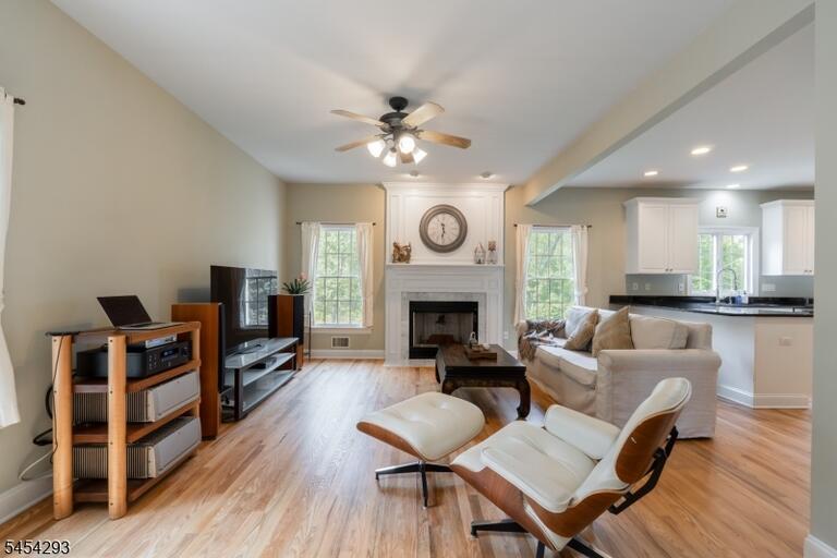 Property listing MLS 4047526 photo 8