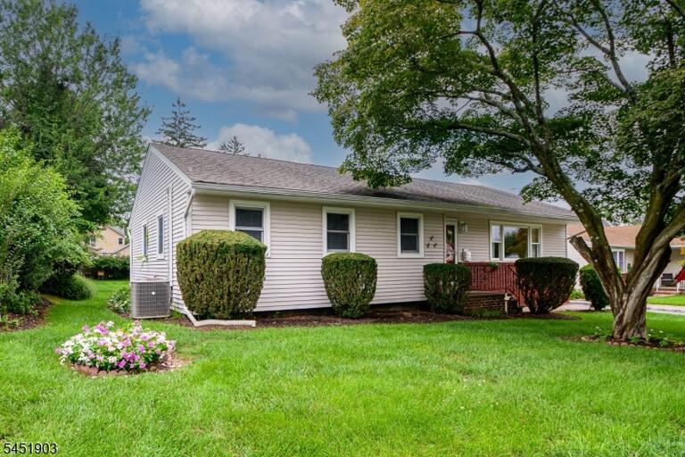 Property listing MLS 4047535 photo 4