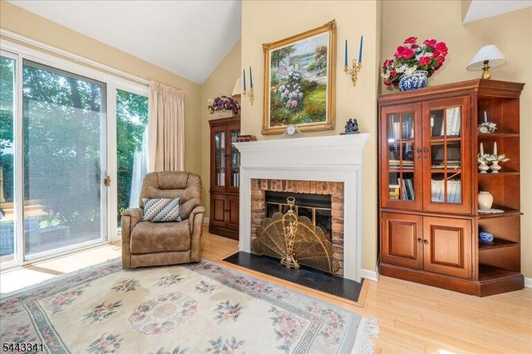 Property listing MLS 4047537 photo 13