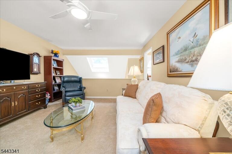 Property listing MLS 4047537 photo 23