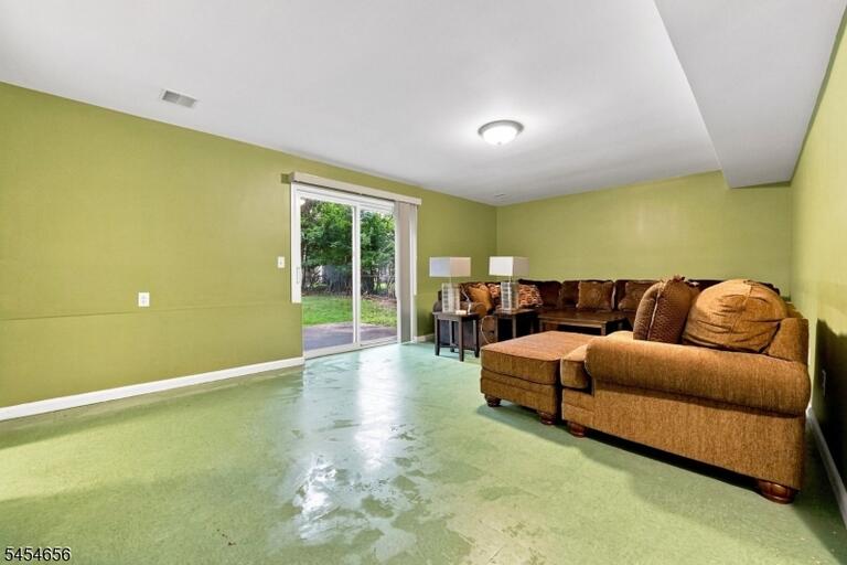 Property listing MLS 4047543 photo 17