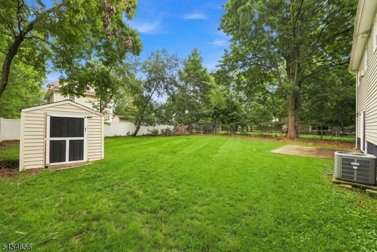 Property listing MLS 4047543 photo 22